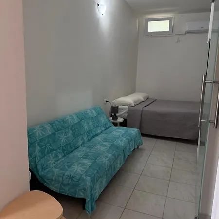 Tosk House דירה *