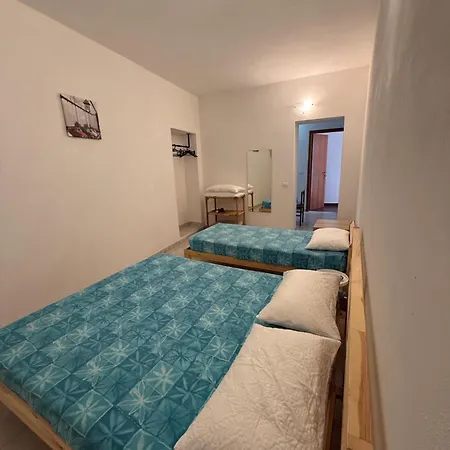 アパート Tosk House ペスキチ